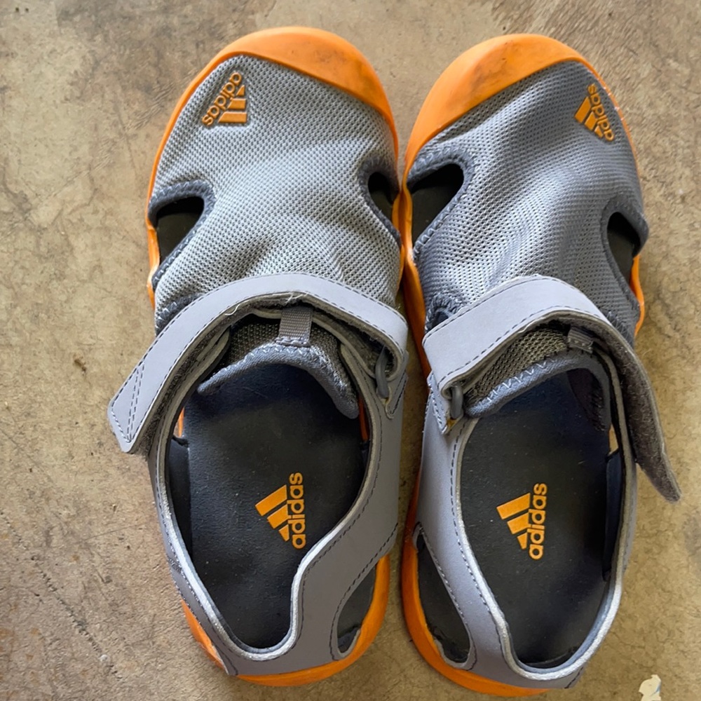 Kids shoes